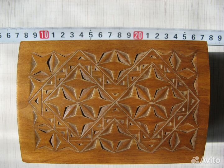Шкатулка деревянная с резьбой на крышке СССР