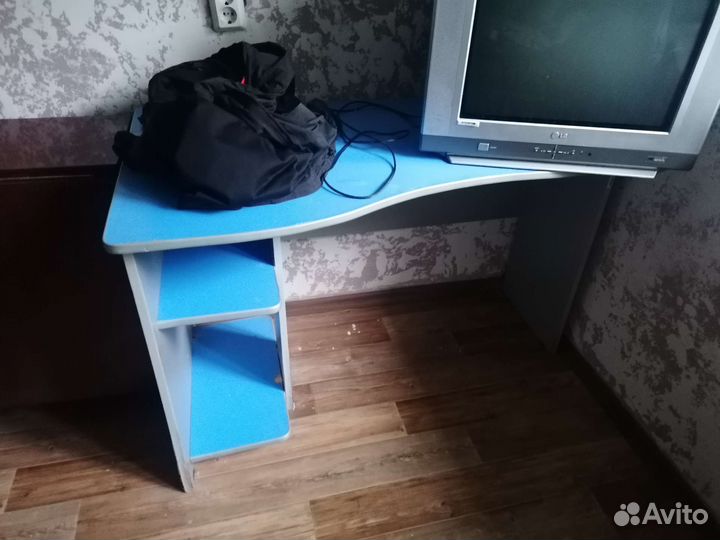 Компьютерный стол