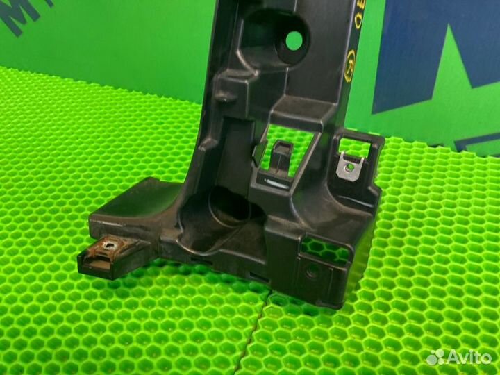 Кронштейн бампера задний правый Bmw X5 E70 N57D30A