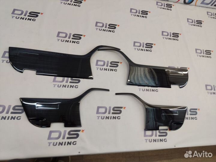 Накладки на обшивки дверей Land Cruiser 200