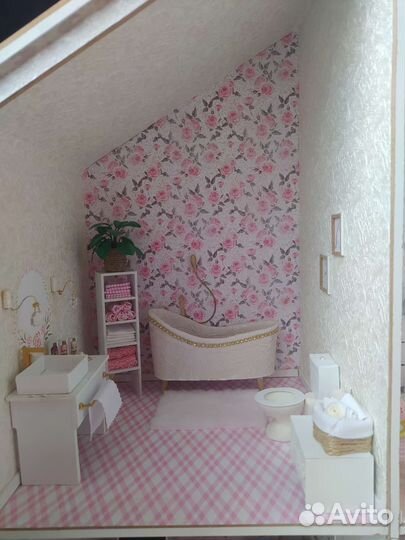 Кукольный домик с мебелью