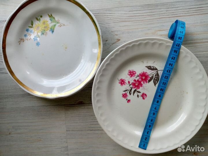 Тарелки с блестящей каемкой