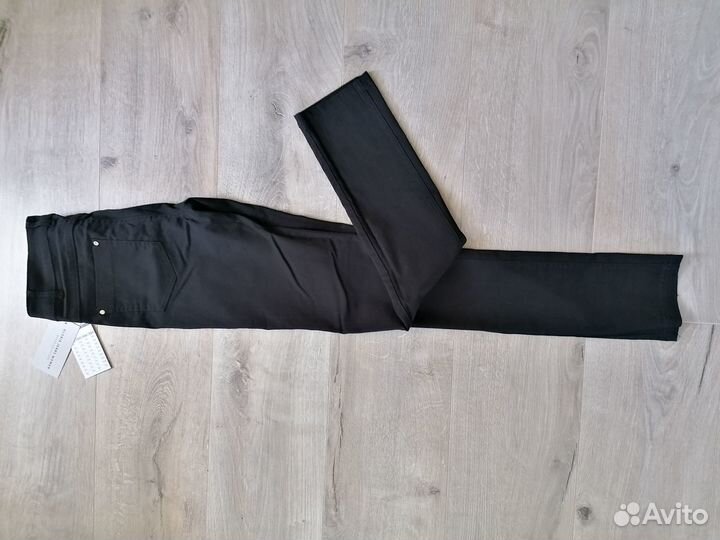 Джинсы новые