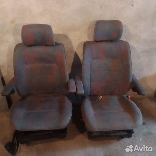 Сидение Фольксваген Т4 T4 переднии с локтями