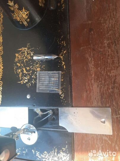 Швейная машина Зингер