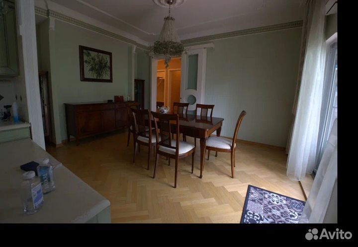 Обеденный стол со стульями Medea