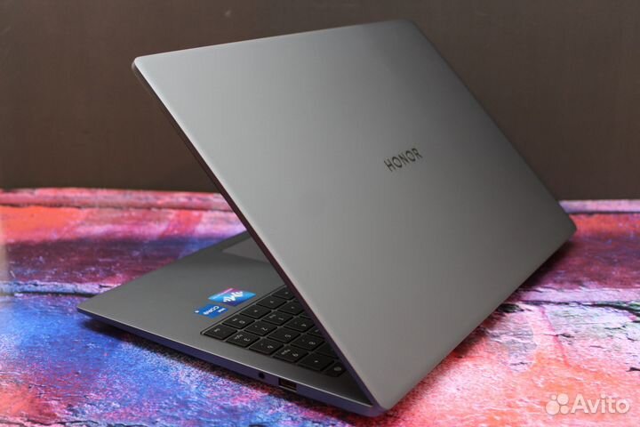 Honor MagicBook X16 как Новый