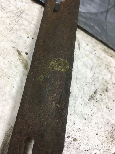 Планка разводки колодок правая