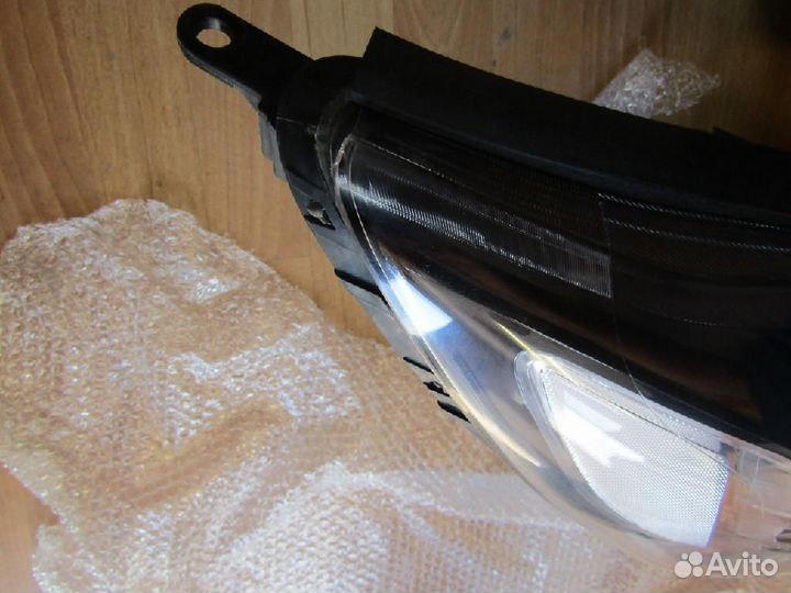 Фара правая Kia Sorento/Sorento Prime