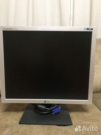 Монитор 19 дюймов