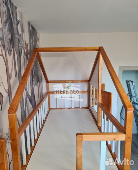 Двухъярусная кровать