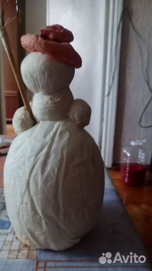 Снеговик под елку