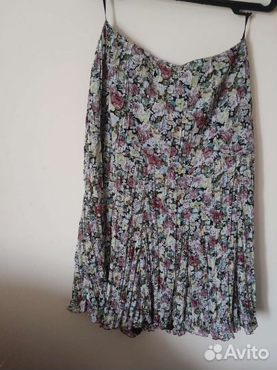 Юбка от бёдер плессированная