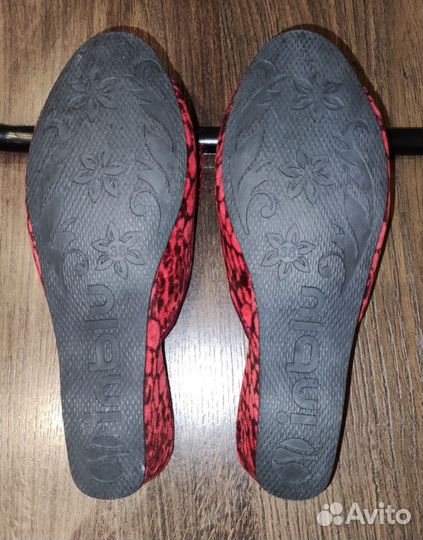 Женские новые домашние тапочки 38 размер
