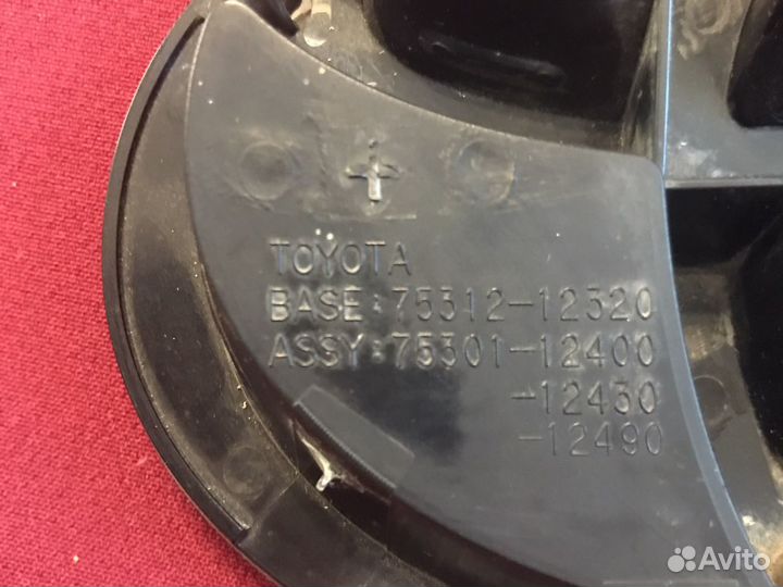 Toyota Значек на решетку Тайота