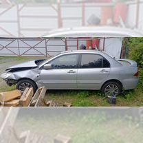 Mitsubishi Lancer 1.6 MT, 2005, битый, 204 000 км, с пробегом, цена 120 000 руб.