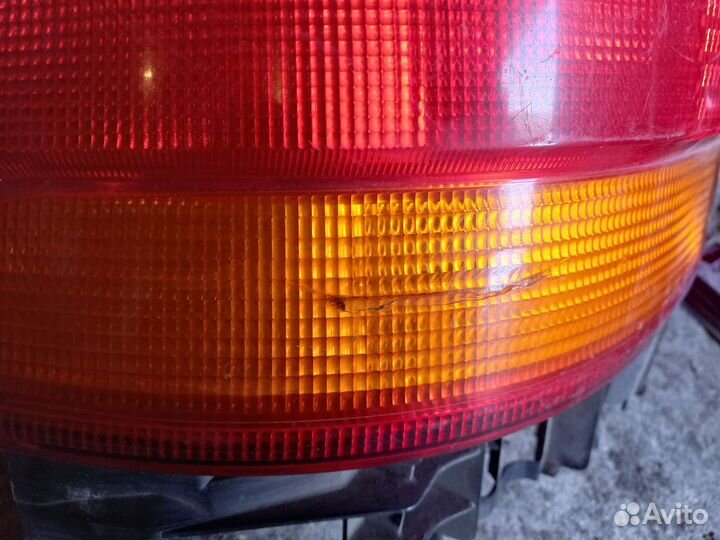 Задняя фара на карину е