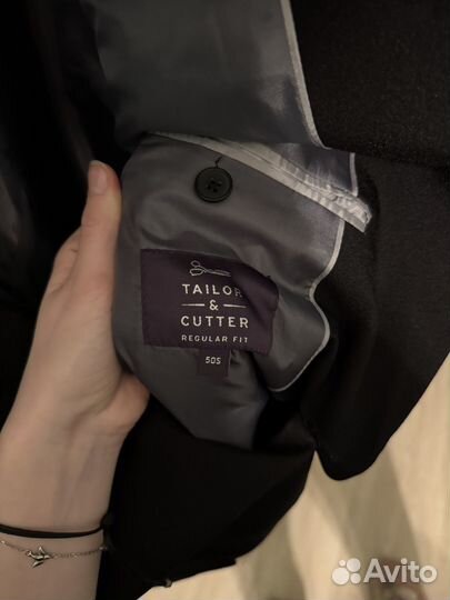 Мужской черный пиджак