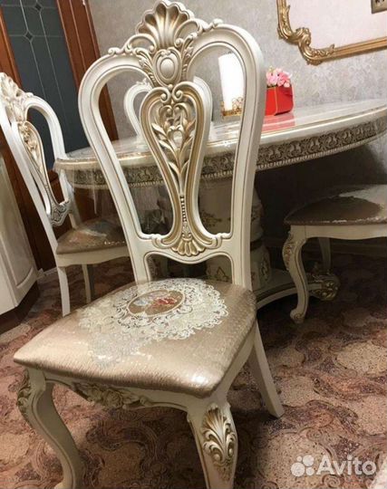 Стол и 4 стула