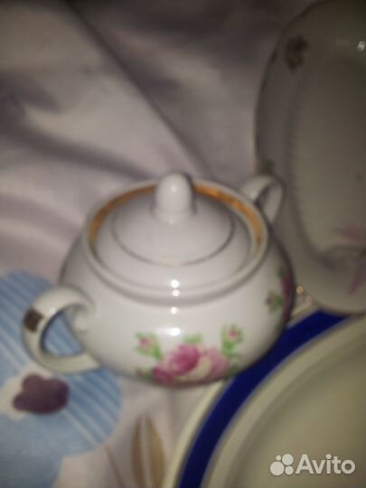 Блюдо, тарелки, сахарница. Цена за всё