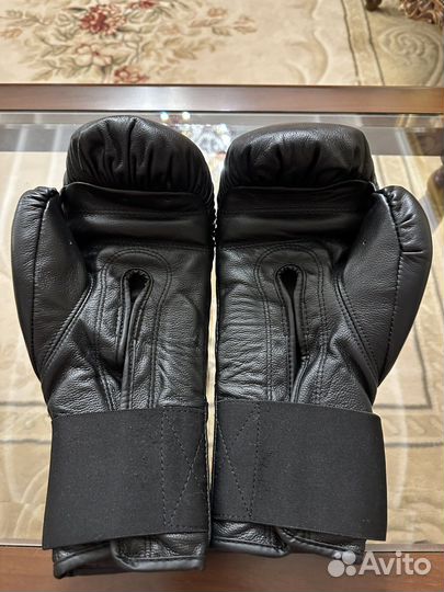 Боксерские перчатки everlast 10 oz