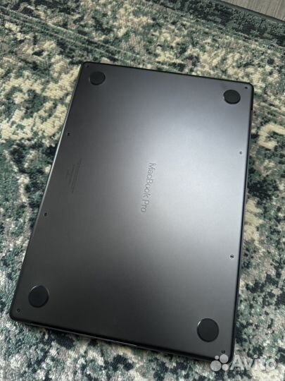 Macbook pro 14 m3 pro 18 512