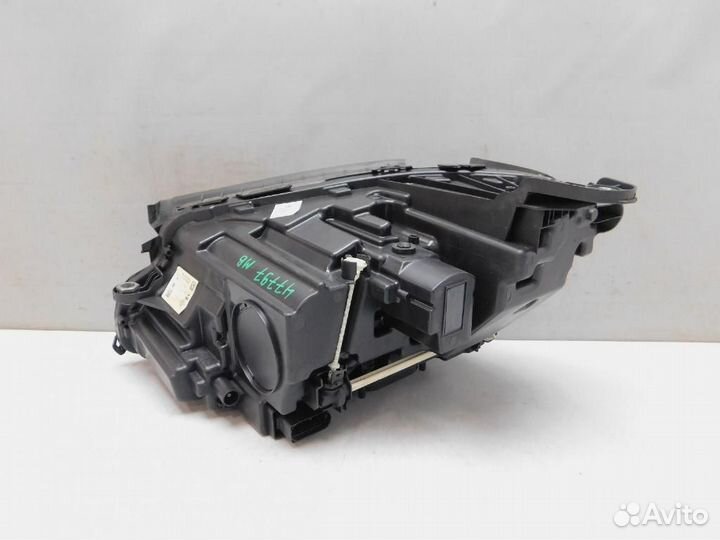 Фара правая Mercedes-Benz E-Class