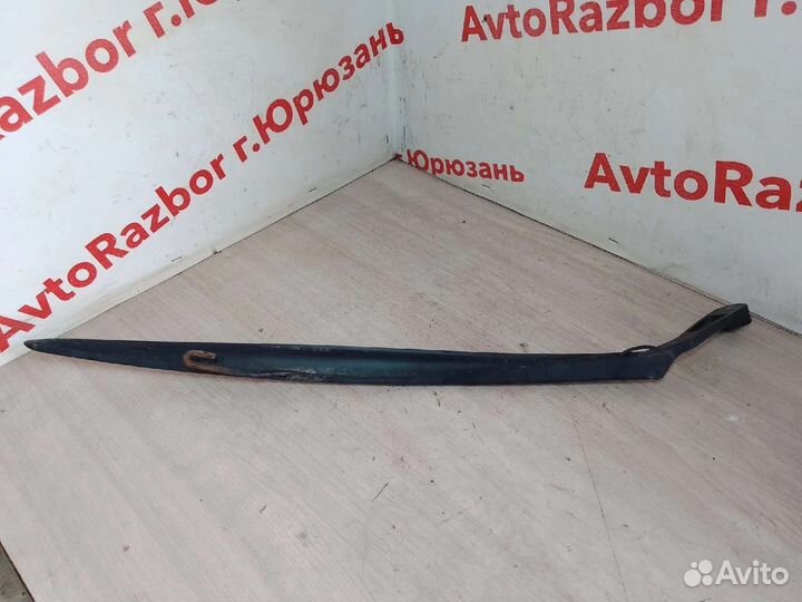 Поводок дворника левый LADA Priora