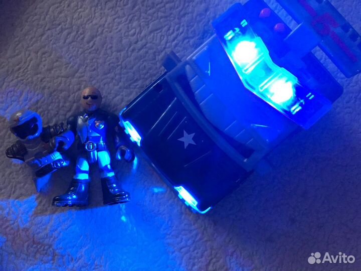 Машинка со зуком и светом