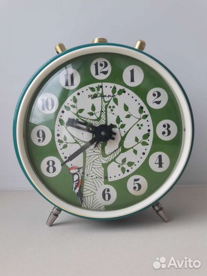 Часы будильник Янтарь СССР