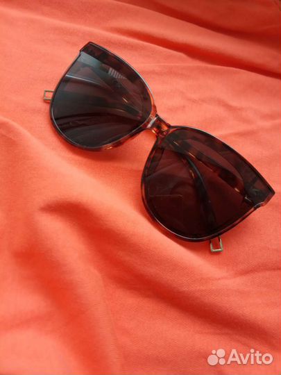 Солнцезащитные очки Oriflame