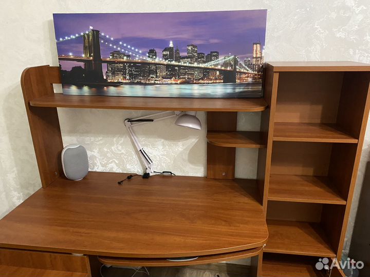 Письменный стол