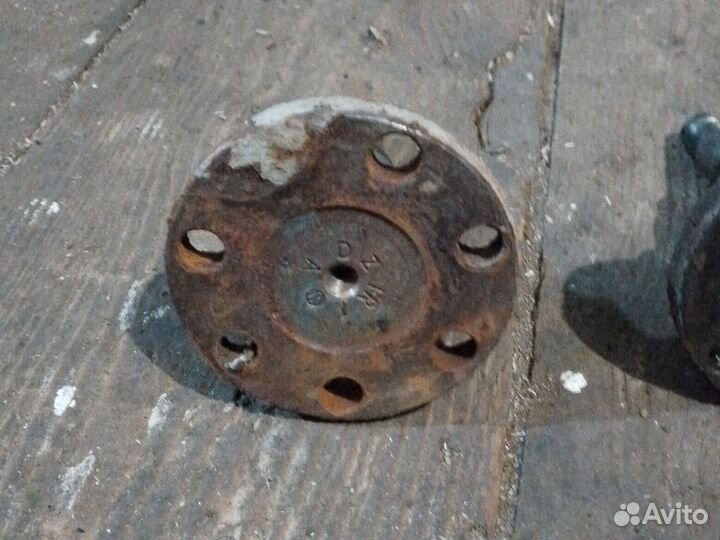 Цапфа задняя Volkswagen Golf 3