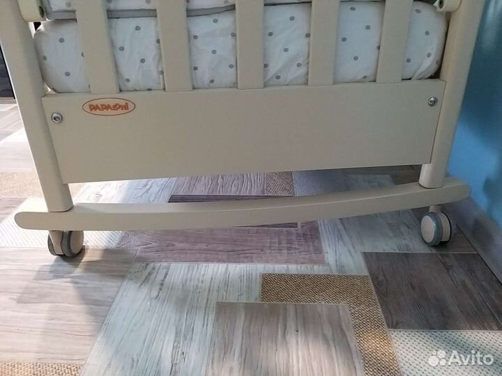 Кроватка с ящиком (+ 2 матраса, белье и др.)