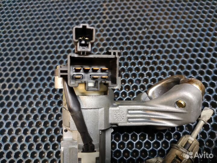 Замок зажигания личинки toyota corolla e120