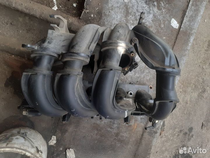 Впускной коллектор Ford Fiesta