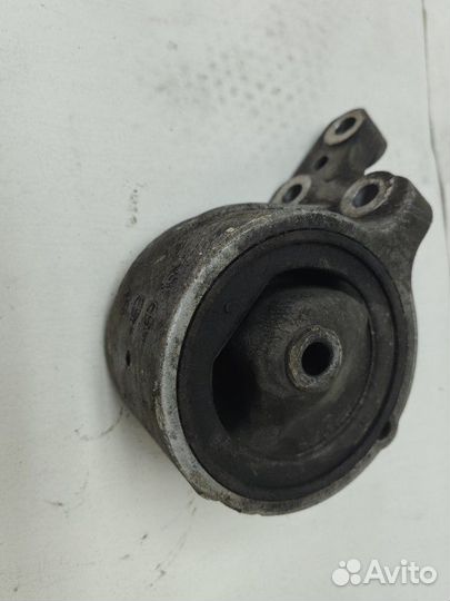 Подушка двигателя правая Nissan Bluebird EU14