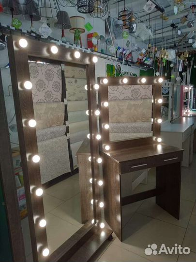Зеркало ростовое с лампами