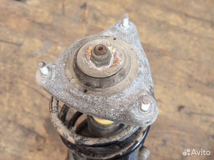 Амортизатор передний левый LADA Granta 2011-2018