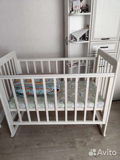 Детская кроватка с матрасом, вещи в дар