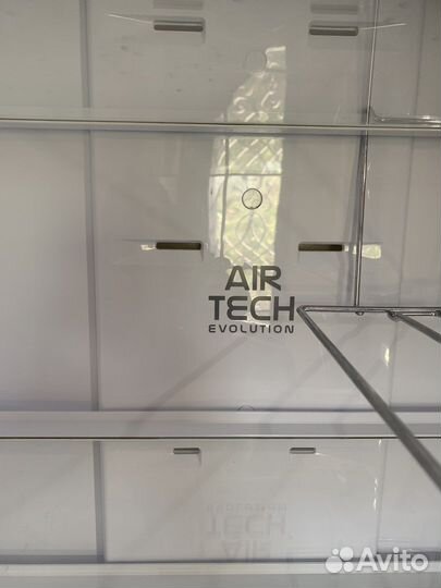 Холодильник Hotpoint Ariston