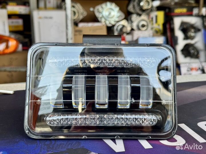 LED фара универсальная