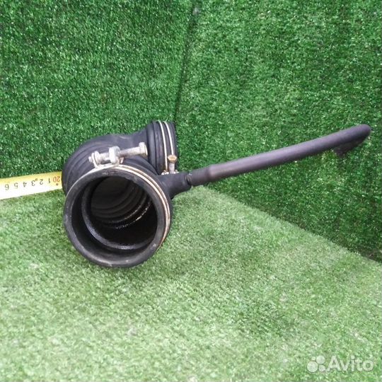 Патрубок воздушного фильтра Mitsubishi Lancer CS2A