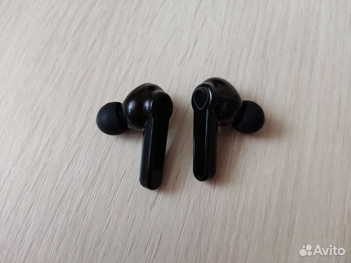 Беспроводные наушники TWS