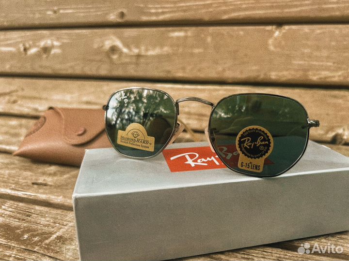 Солнцезащитные очки Ray Ban