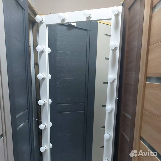 Зеркало напольное