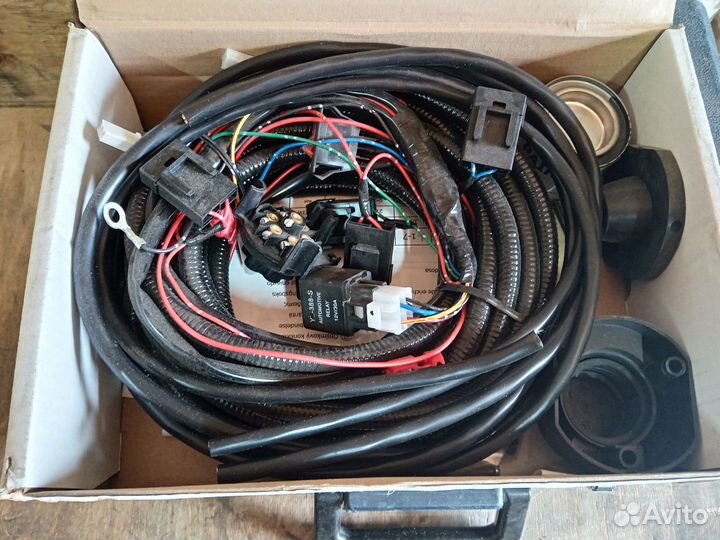 Штатная электрика фаркопа для Hilux