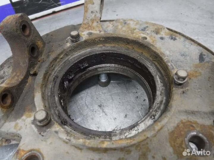 Кулак передний левый Ssang Yong Kyron D20DT 2009