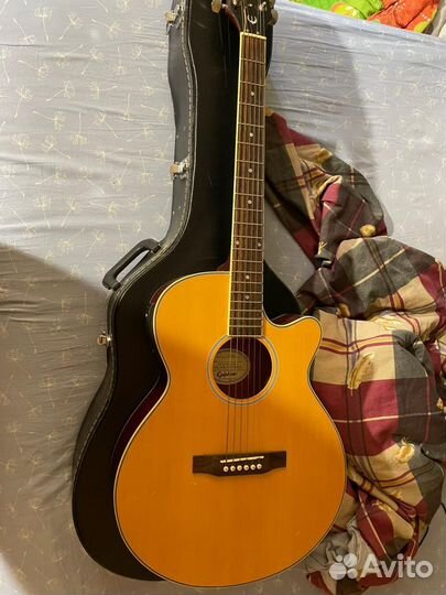 Гитара в чехле