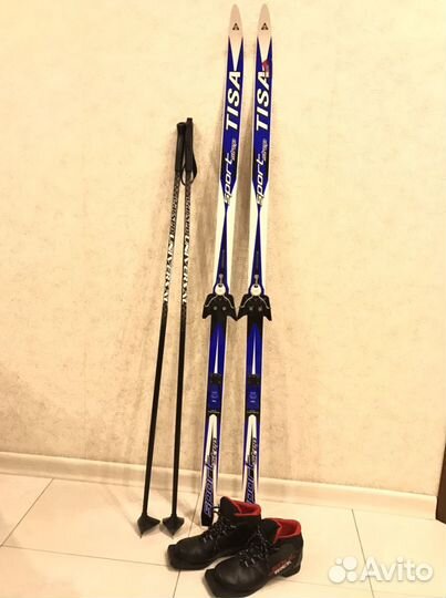 Беговые лыжи+ ботинки 36 размер